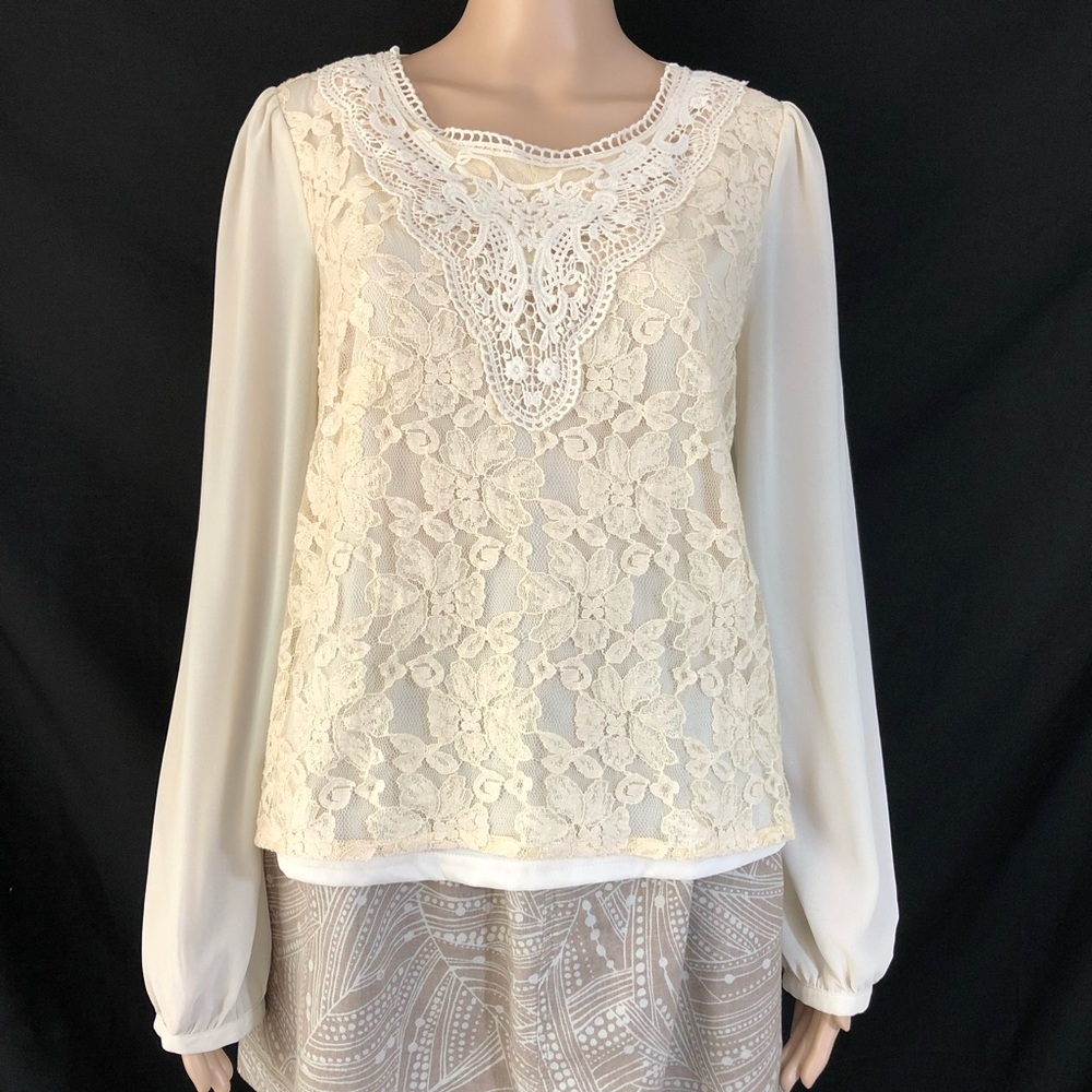Flying Tomato Blouse SM - MED Beige Lace